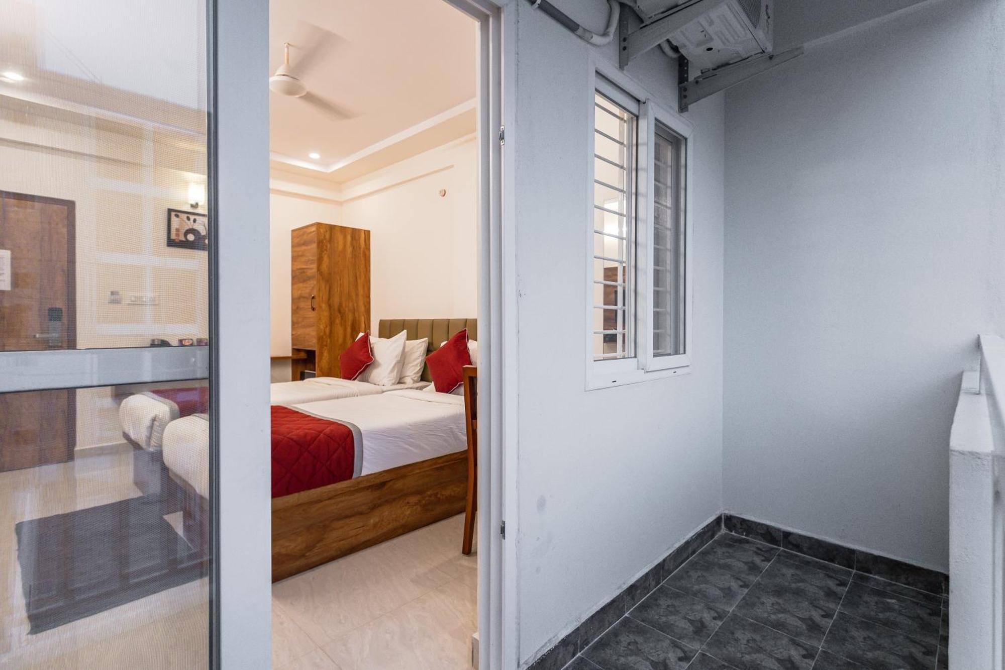 The Auberge Boutique Hotel - Manyata Tech Park Бангалор Екстериор снимка