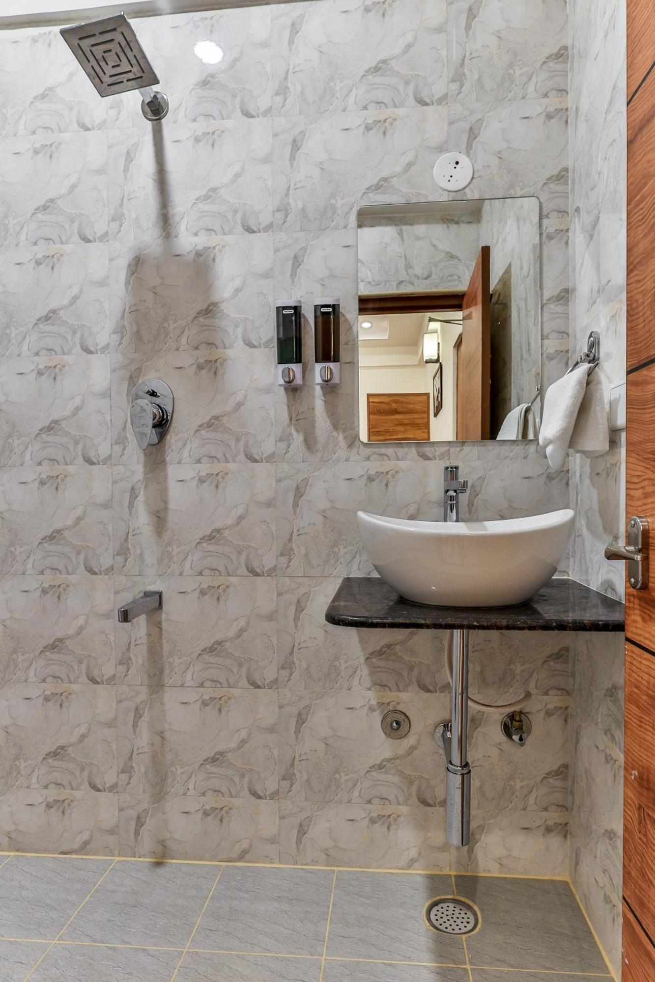 The Auberge Boutique Hotel - Manyata Tech Park Бангалор Екстериор снимка